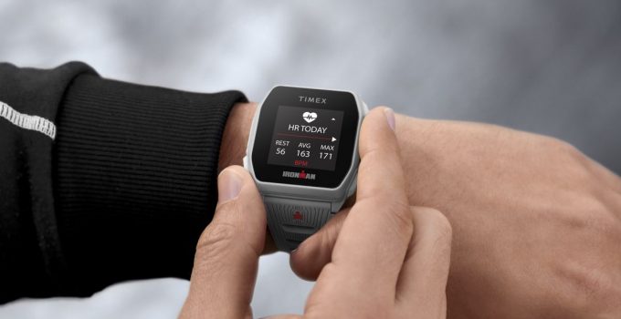 Timex lanza un reloj inteligente GPS con 25 días de duración de la batería 9